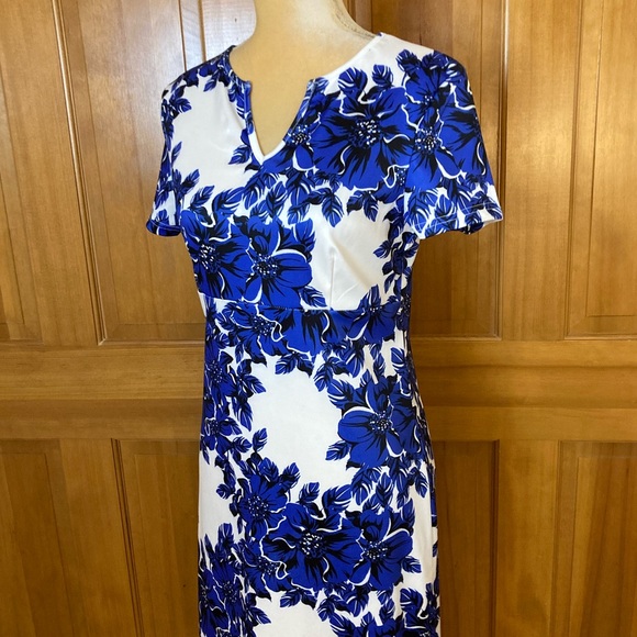 Women’s Floral Print  Bodycon Dress - Picture 14 of 16